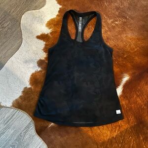 Vuori Lux Performance Black  Camouflage Women's Tank Top, XS